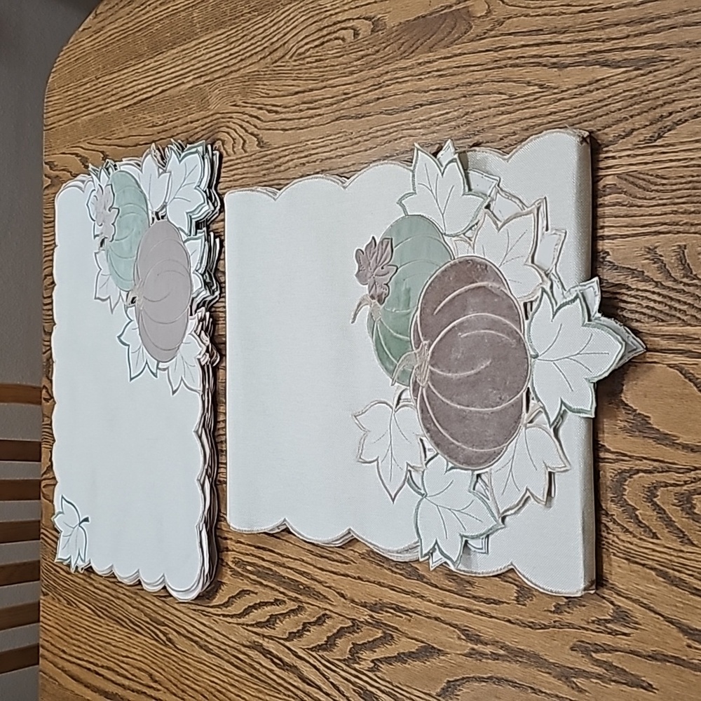 Table Runner & Placemats